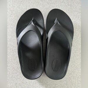 Oofos Black Sandals